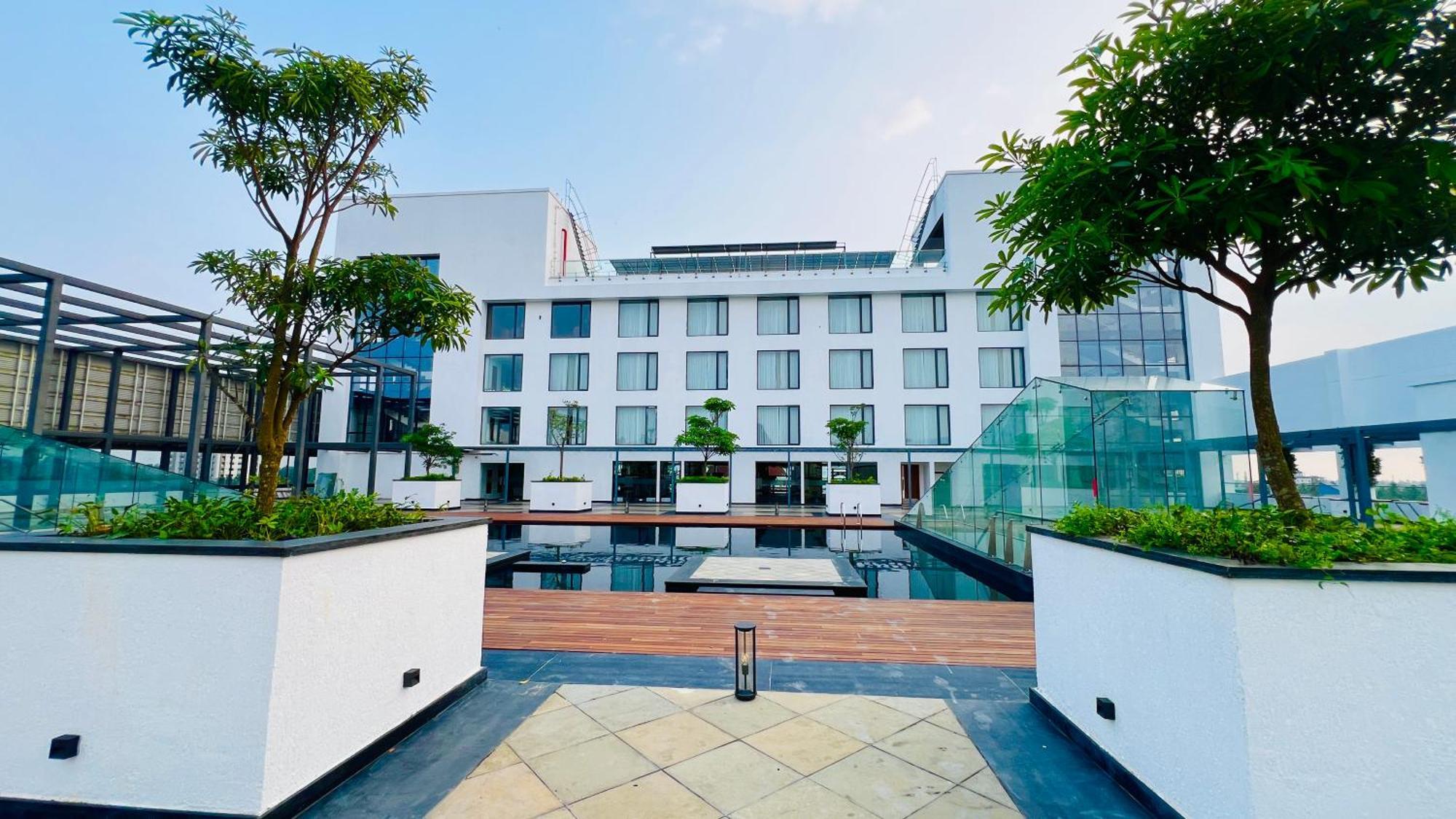 Gokulam Grand Kozhikode Hotel Екстериор снимка