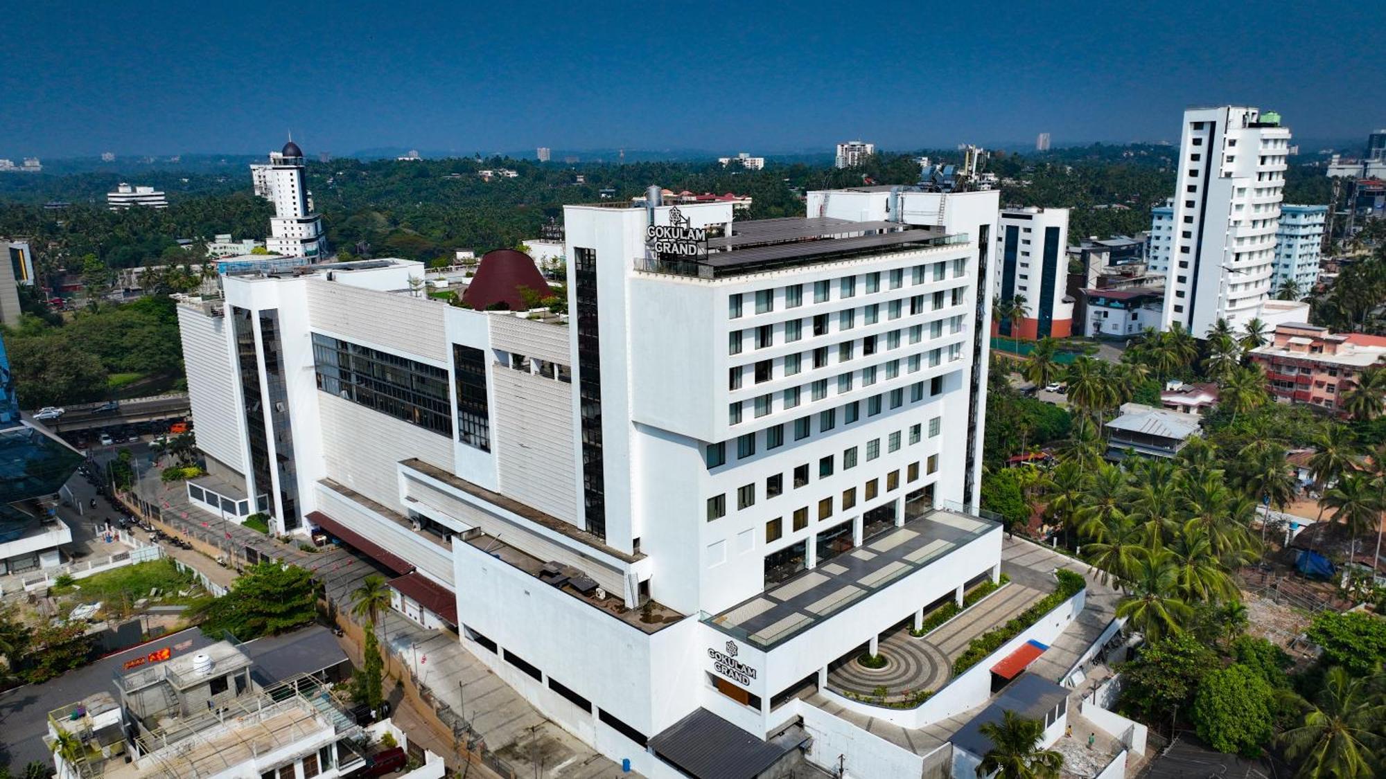 Gokulam Grand Kozhikode Hotel Екстериор снимка