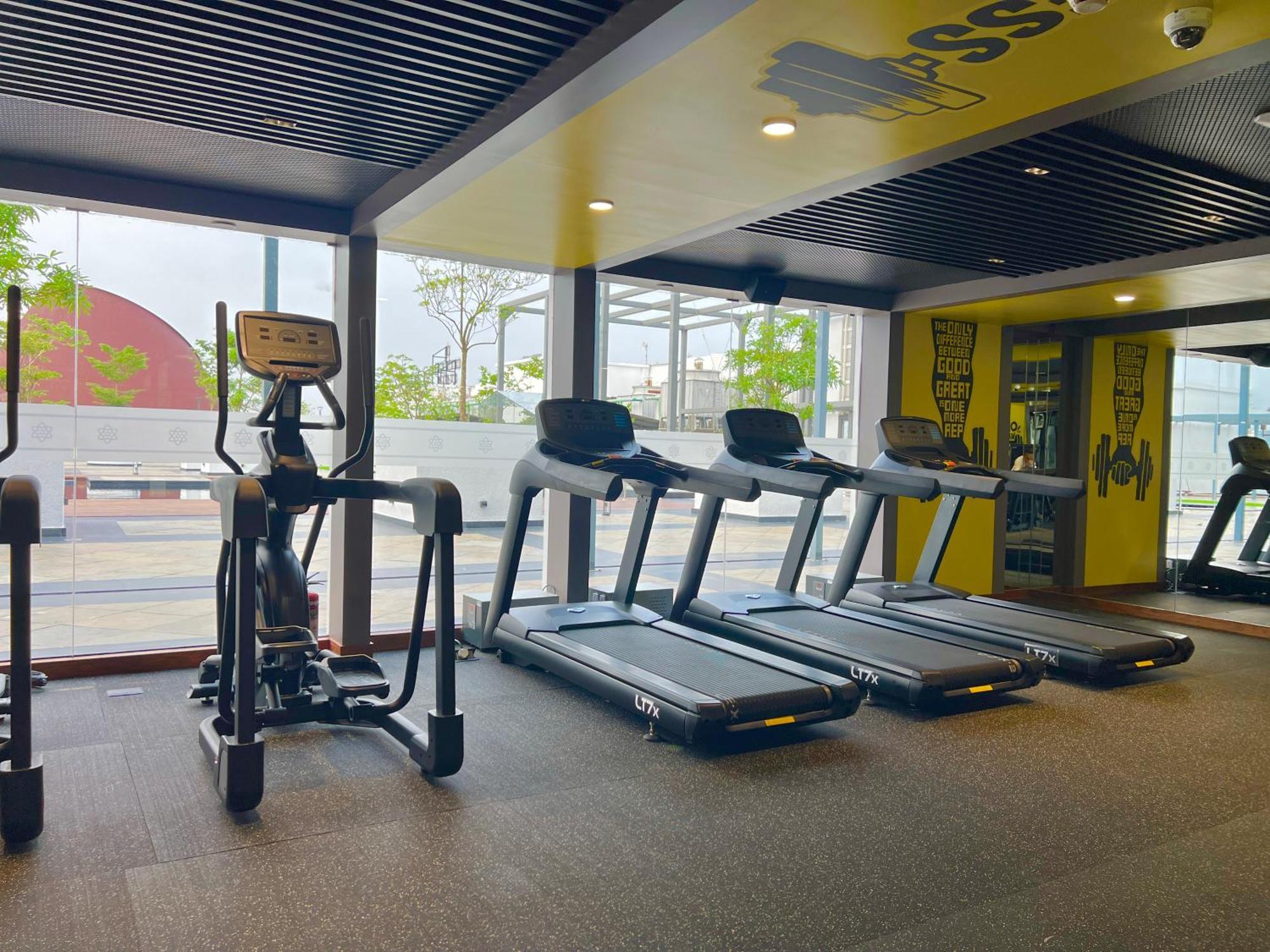 Gokulam Grand Kozhikode Hotel Екстериор снимка