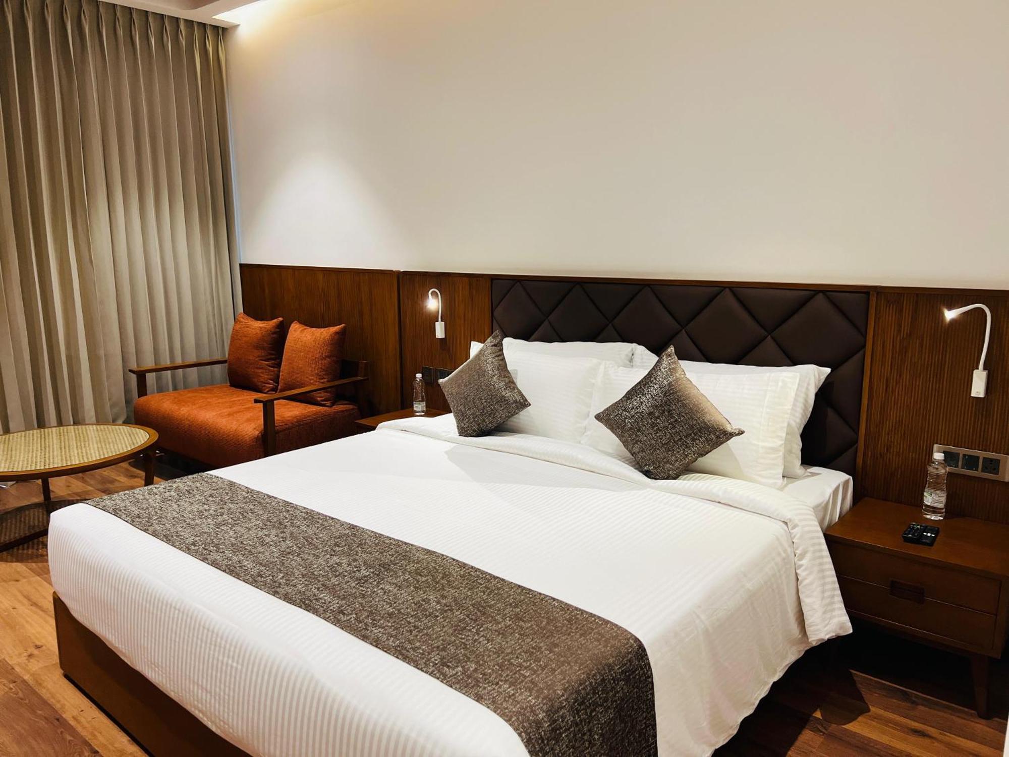 Gokulam Grand Kozhikode Hotel Екстериор снимка